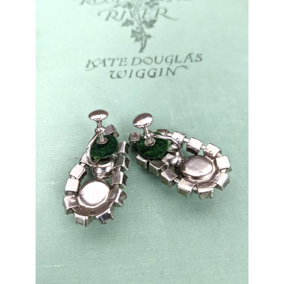 Vintage clear rhinestone screw back earrings - Picture 5 of 5